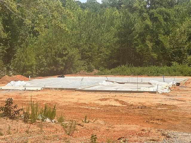 1st image of 884 Lee Road 126