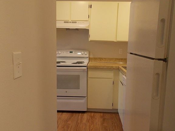 5th image of 3930 93rd Ave SW APT C