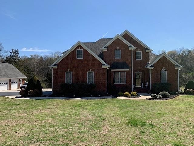 1st image of Woodland Creek Dr
