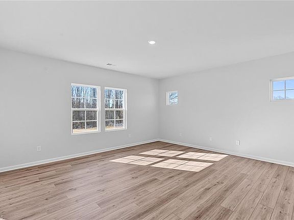 4th image of 237 Rock Cress Dr