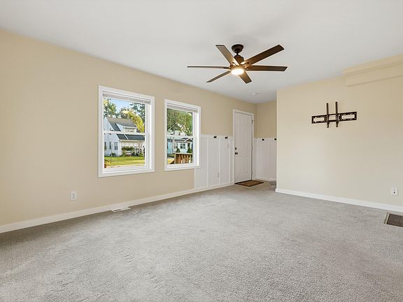 4th image of 516 Lay Blvd
