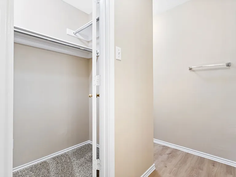 10622 N Shaenridge — Photo 17