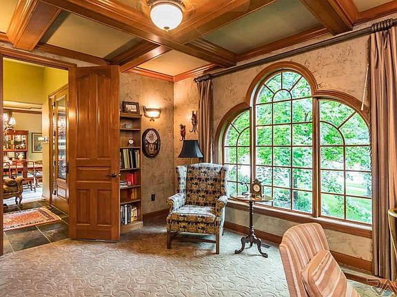 5th image of 2212 W Black Rock Cir