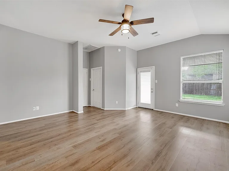 6431 Applewood Forest Dr — Photo 18