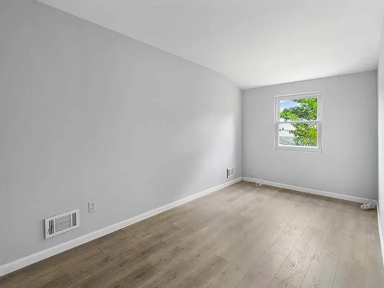 1630 Forest Hill Rd — Photo 8
