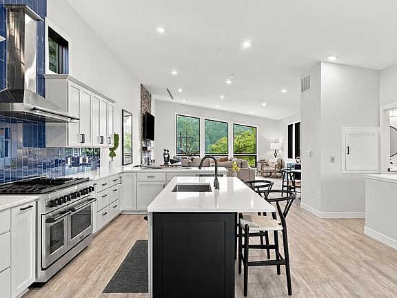 4th image of 287 Kinzie AVENUE