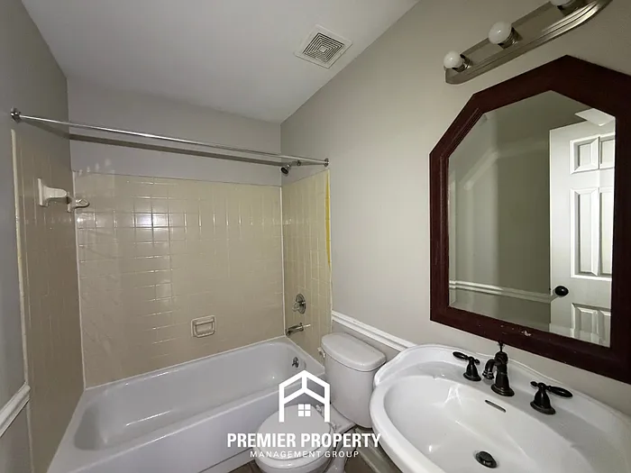 7205 Ransdorp Dr — Photo 14