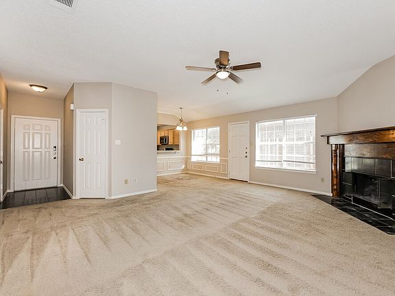 3rd image of 6205 Vista Wood Dr