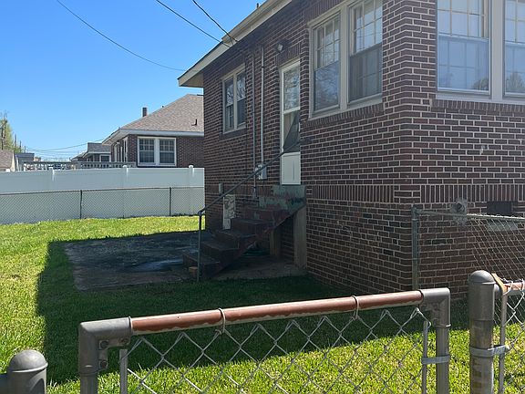 3rd image of 424 Stevens Ave