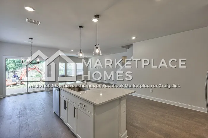 4 bed, 3.5 bath, 2758 sqft, $2,495 — Photo 4