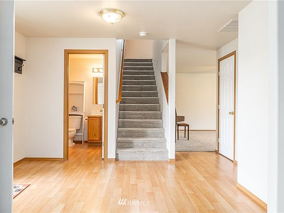 4th image of 530 N Monarch Street