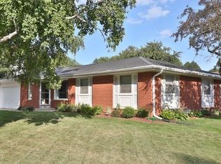 9535 W Palmetto Ave, Wauwatosa, WI 53222