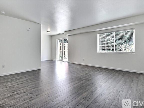 4th image of 6012 205th Ave E Unit B