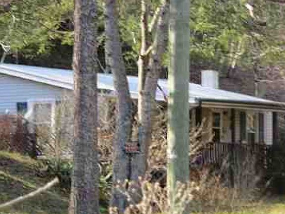 2nd image of 554 W Lakeview Ln