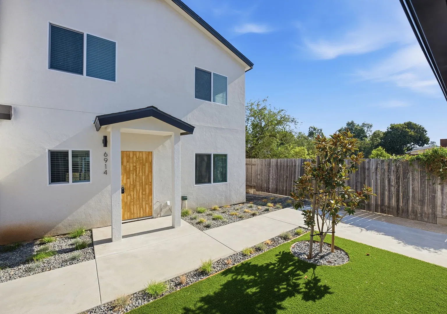Modern 4 Bedroom Home in the College Area with In-Unit Laundry — Photo 1