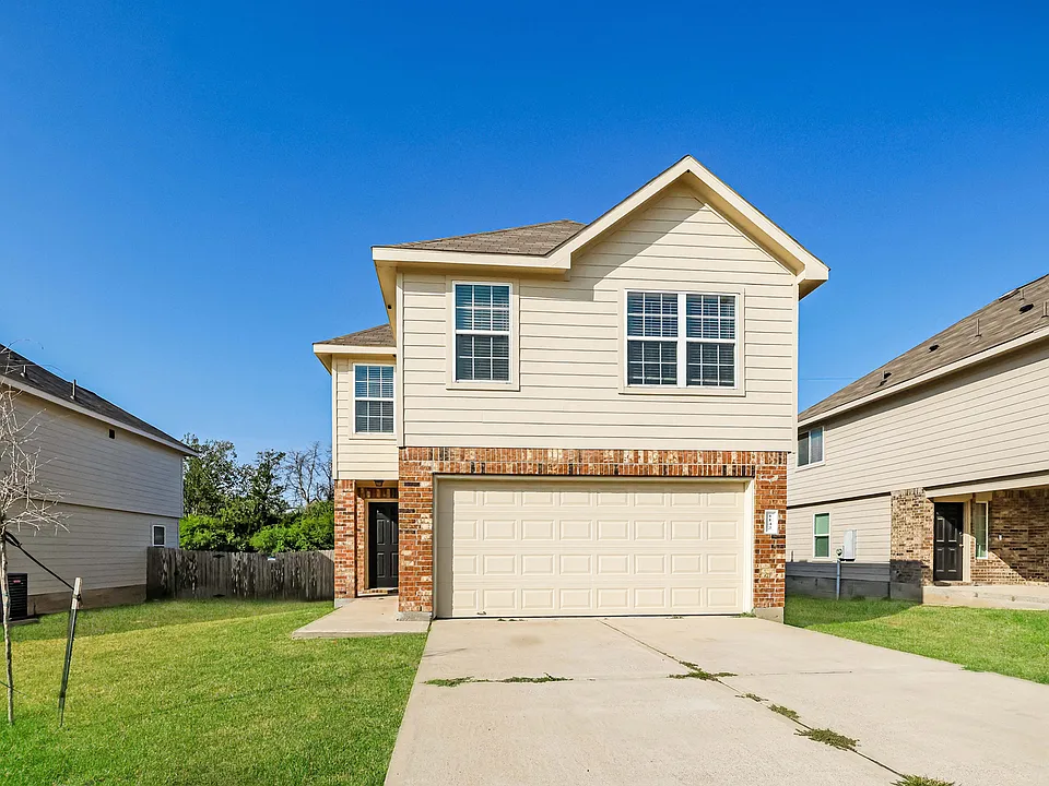1142 Crossing Dr