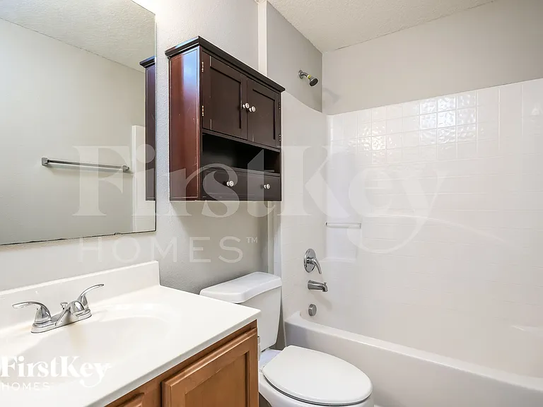 926 Killarney Ln — Photo 14