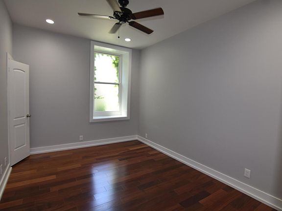 3rd image of 1246 E Columbia Ave
