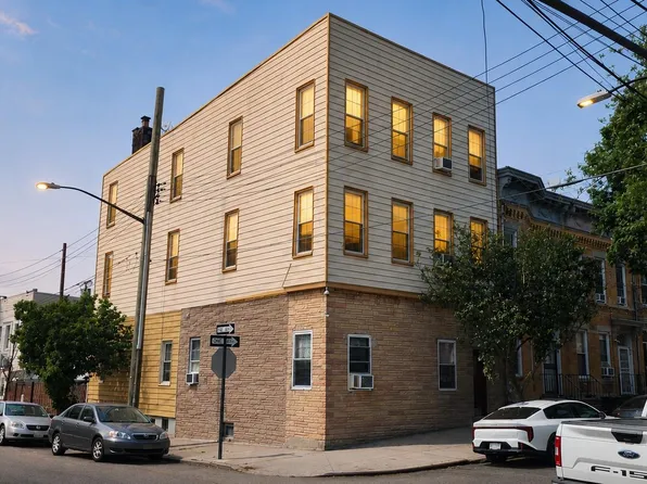 5427 Arnold Avenue, Maspeth, NY 11378