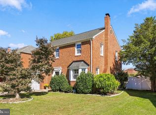 8427 Pembrook Rd, Philadelphia, PA 19128