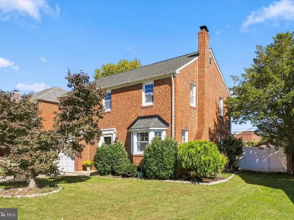 8427 Pembrook Rd, Philadelphia, PA 19128
