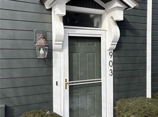 903 W 41st Pl, Kansas City, MO 64111