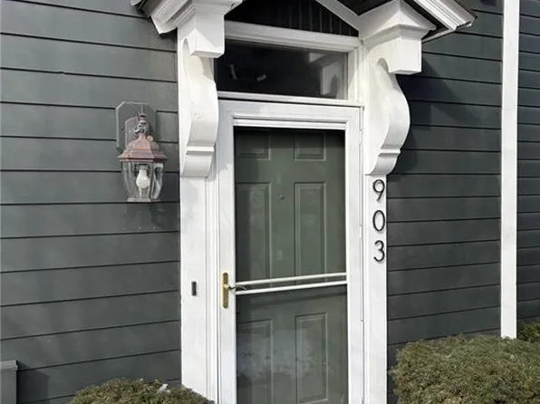 903 W 41st Pl, Kansas City, MO 64111