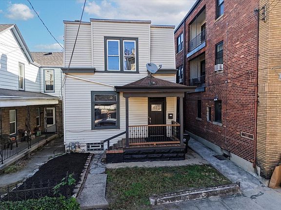 3rd image of 511 McKinney Ave