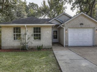 809 W Willis St, Alvin, TX 77511