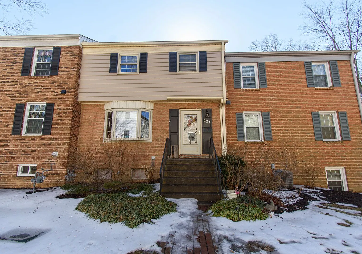 Available for the 2027-2028 Lease Term. — Photo 2