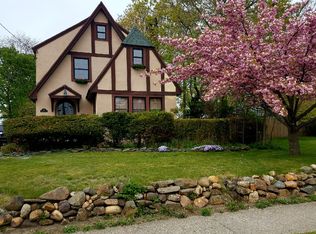 119 E Roe Blvd, Patchogue, NY 11772