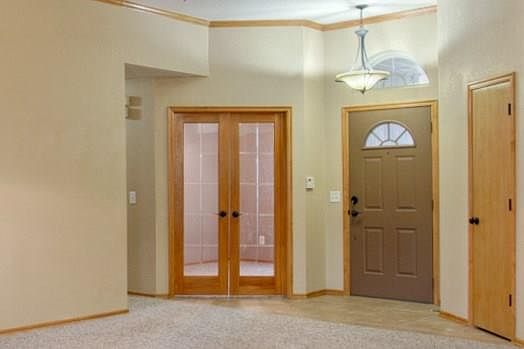 3rd image of 909 SE 37th St