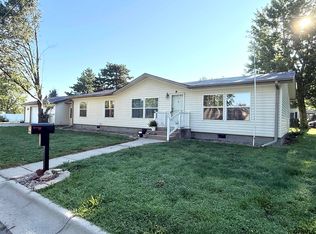 331 N 14th St, Geneva, NE 68361