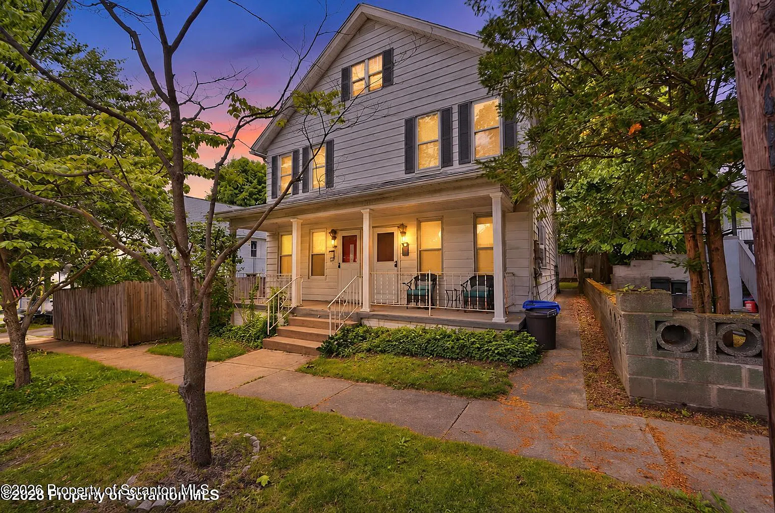 3 bed, 1.0 bath, 1026 sqft, $1,275 — Photo 1