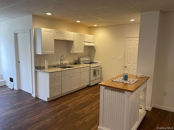 3rd image of 19 Quartz Ln APT 2
