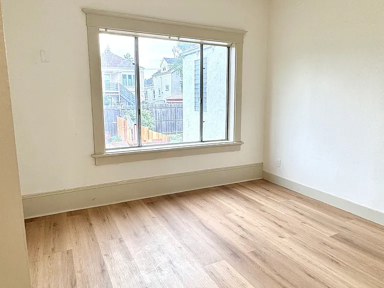 1068 Aileen St #A — Photo 8