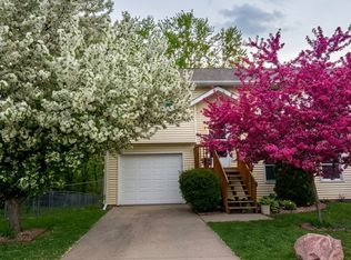 207 Parkview Ct, North Liberty, IA 52317