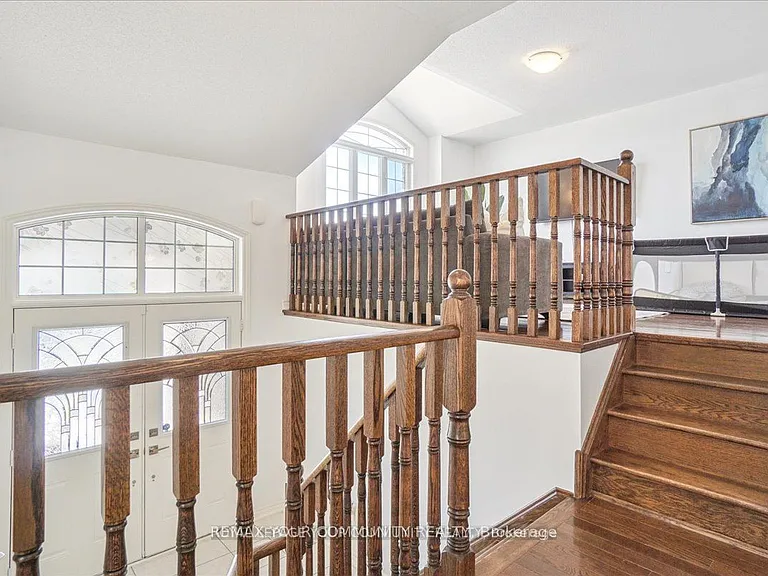 2172 Dawson Cres — Photo 27