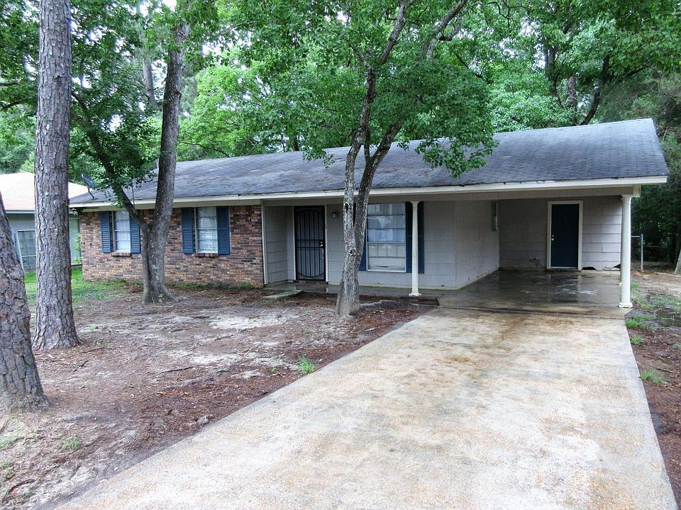 1st image of 124 E Woodcrest Dr