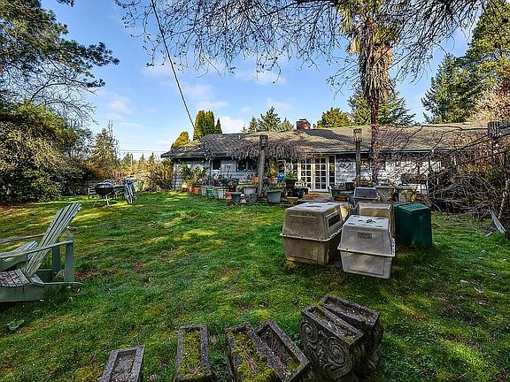 5th image of 10907 NE 18th St