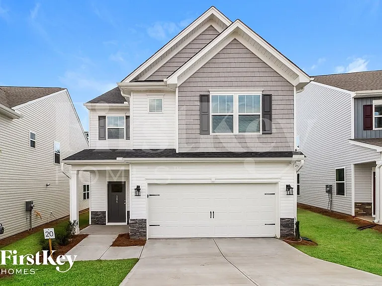 304 Ashborne Ln — Photo 1