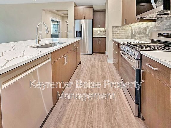 5th image of 4400 E Wedge St
