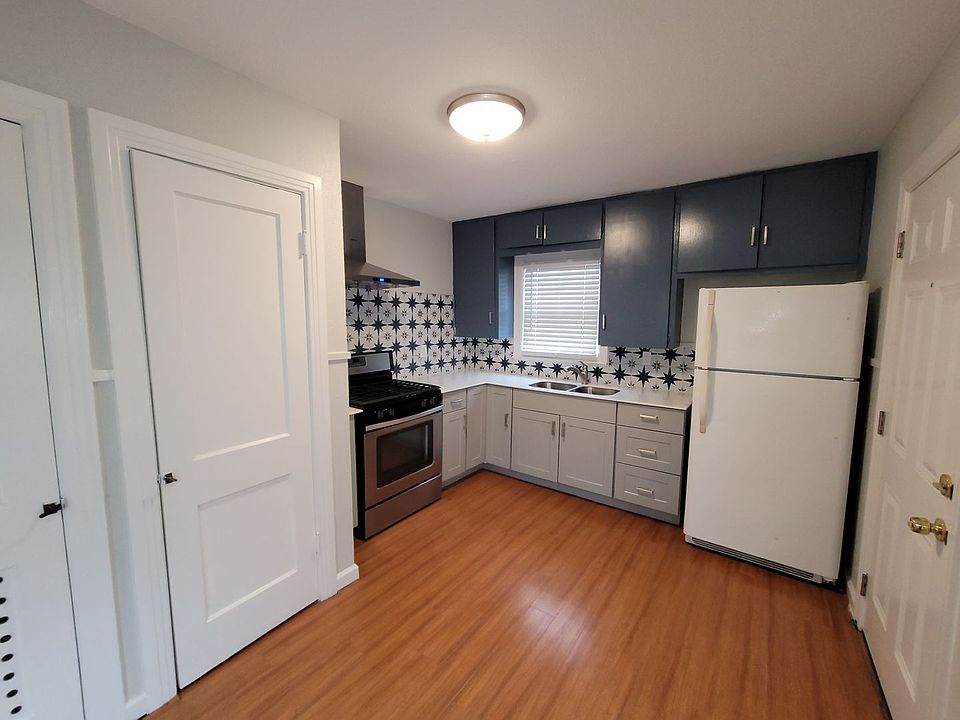 1st image of 237 Senisa Dr