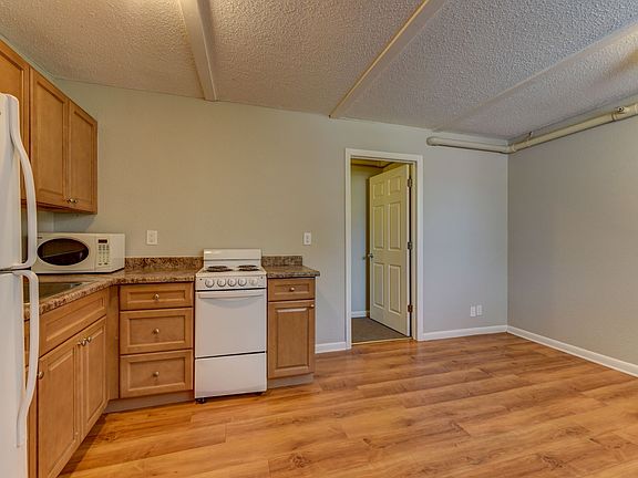 3rd image of 2301 Goss St Unit 108
