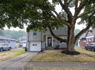 2803 Oakwood St, Erie, PA 16508