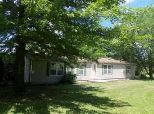 158 W 5th St, Bunker Hill, IN 46914