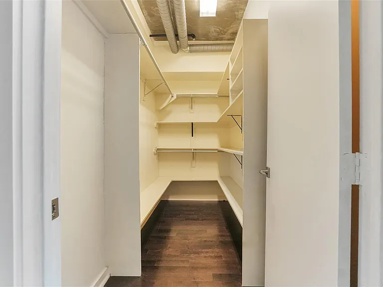 2000 Bagby St #2401 — Photo 7