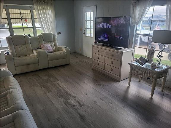 4th image of 357 Badger Ln