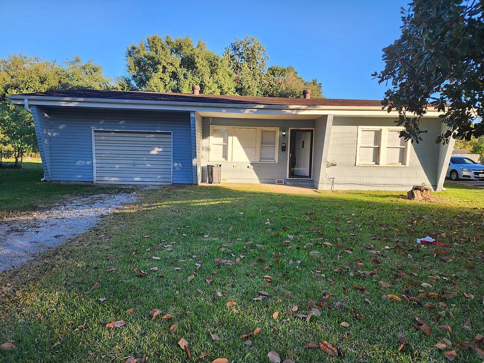 1st image of 2037 5th St