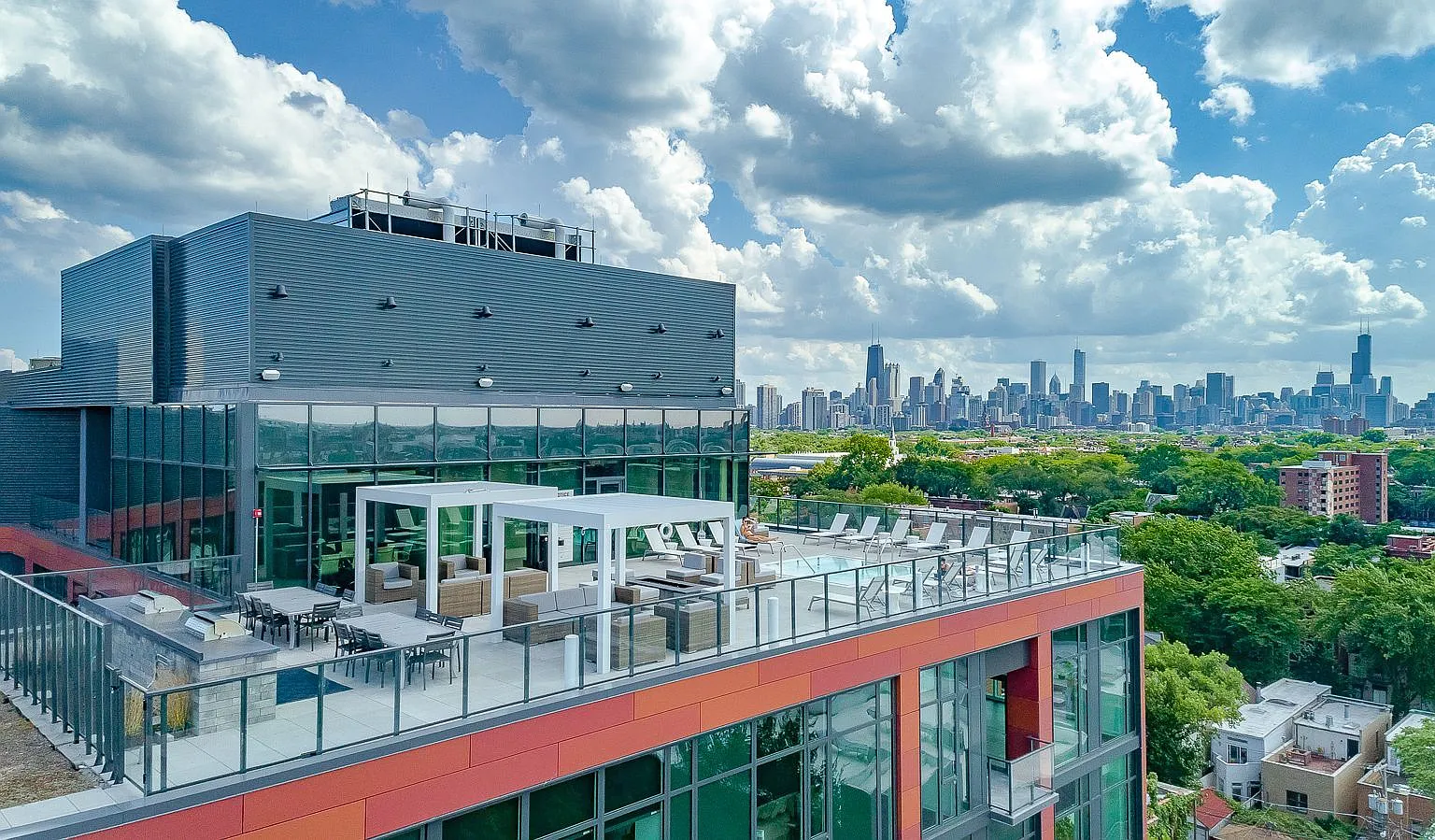 Elevate Lincoln Park — Photo 4